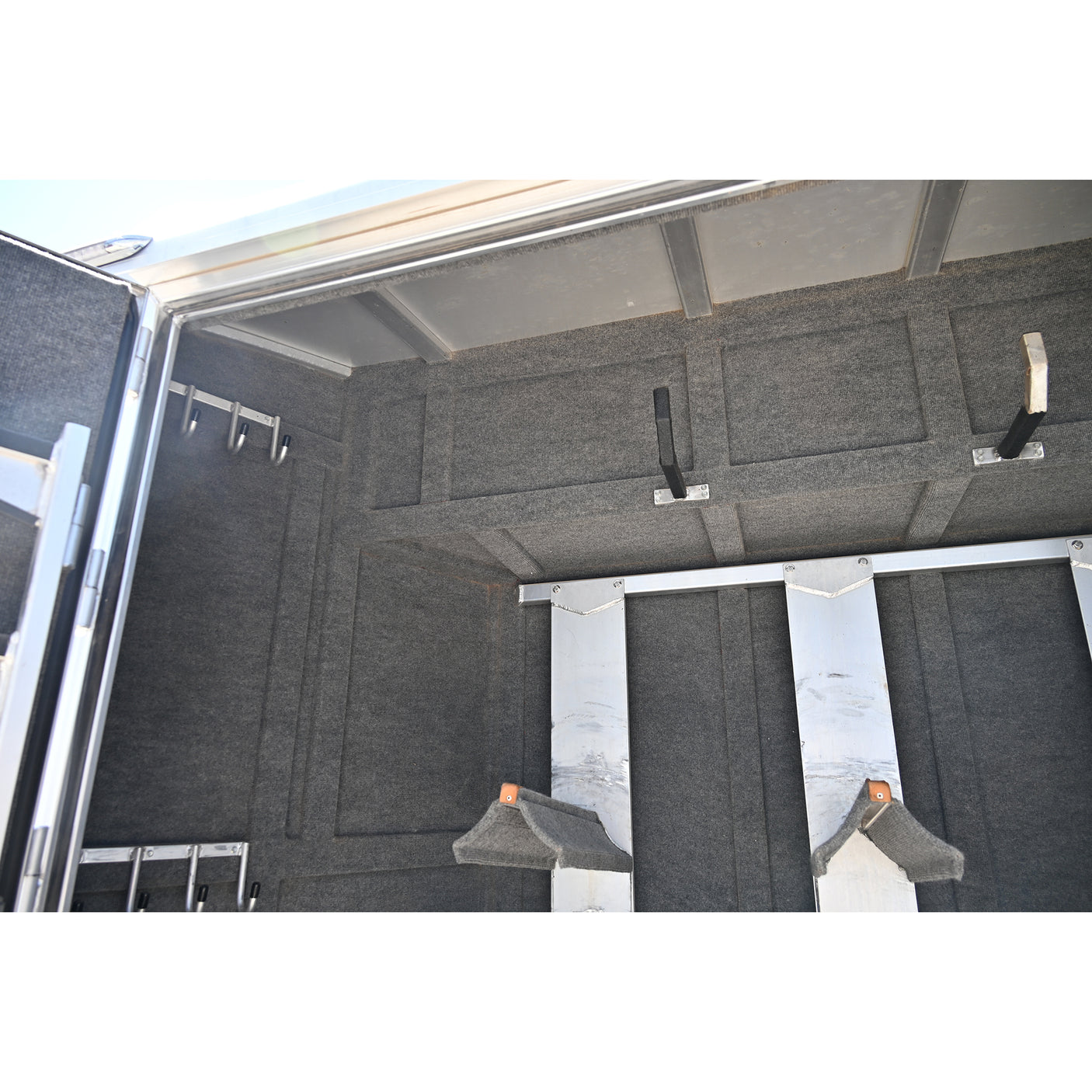2022 Platinum Coach 6 Horse Trailer Stock Combo with Trainer's Tack