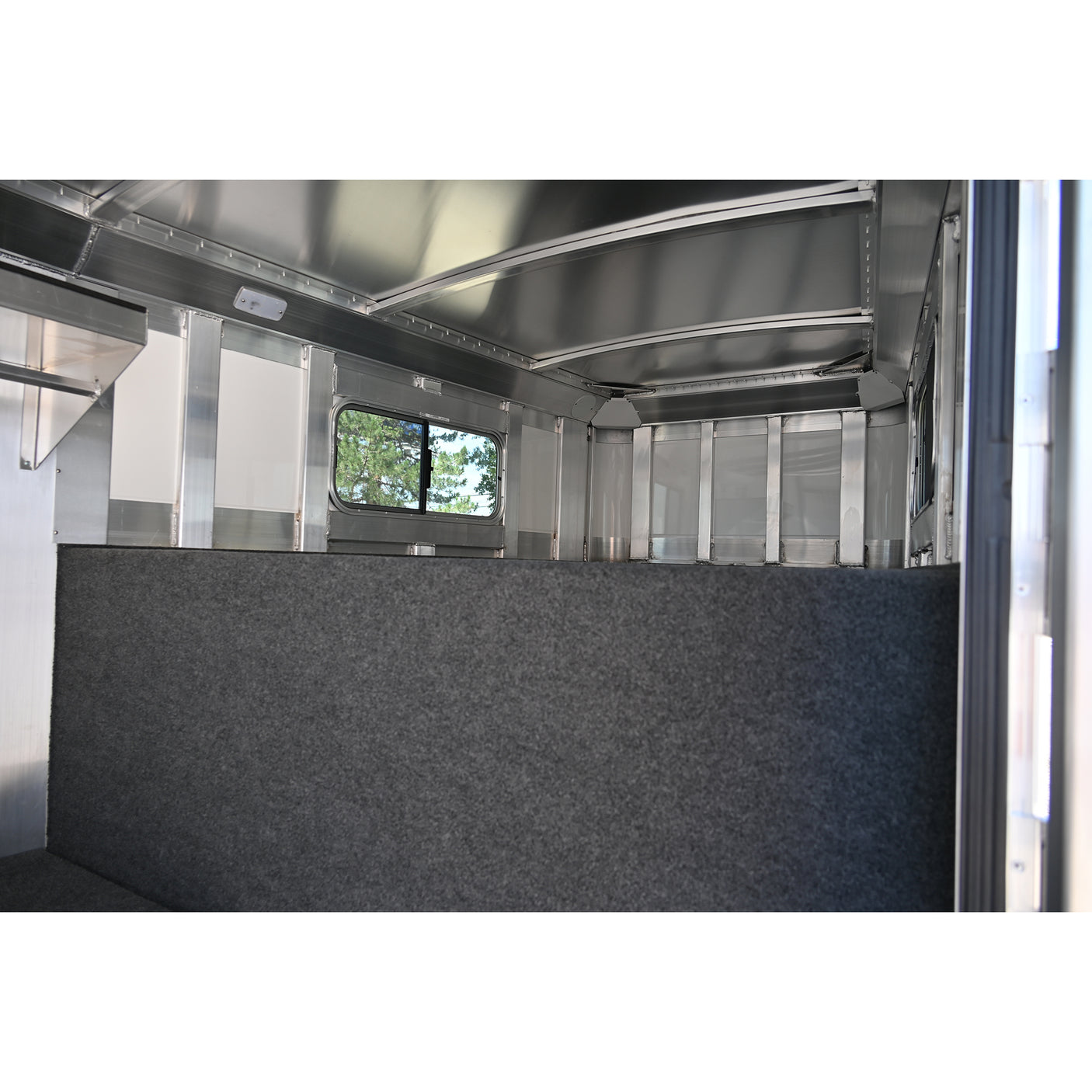 2027 4 Star 4 Horse Slant Convenience Package, 6'10" x 22'