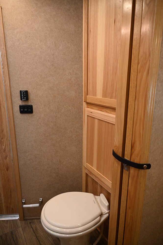 2021 Lakota Charger Stock Combo 11' LQ, 16' Stock Compartment