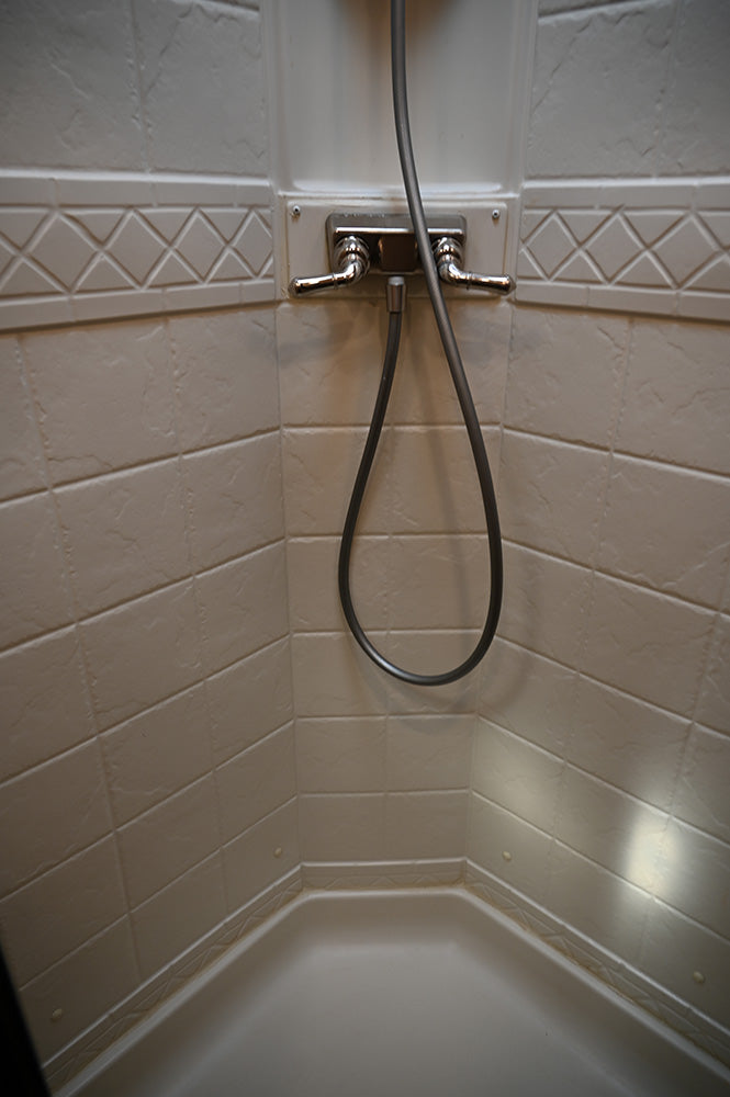 2021 Lakota Charger Stock Combo 11' LQ, 16' Stock Compartment