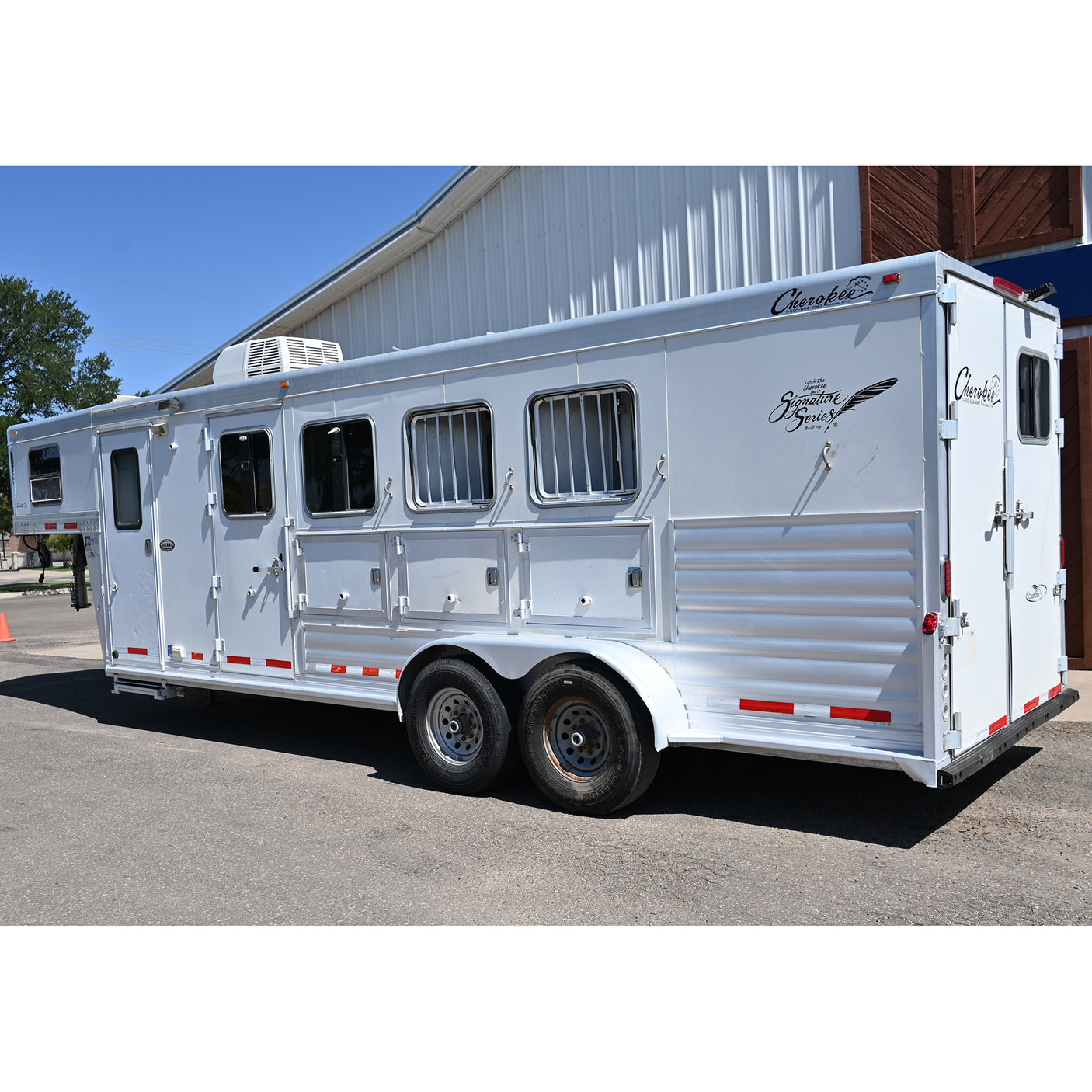 2010 Cherokee 4 Horse Trailer with Weekend Package LQ