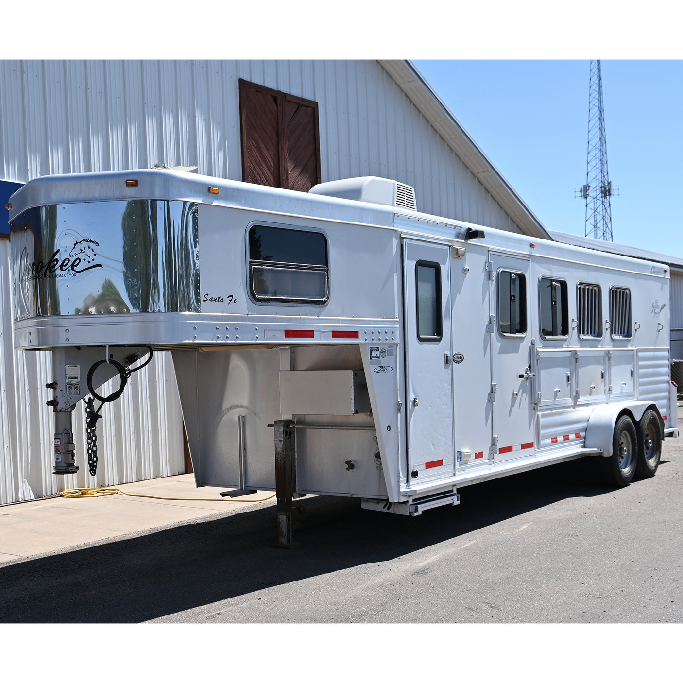 2010 Cherokee 4 Horse Trailer with Weekend Package LQ