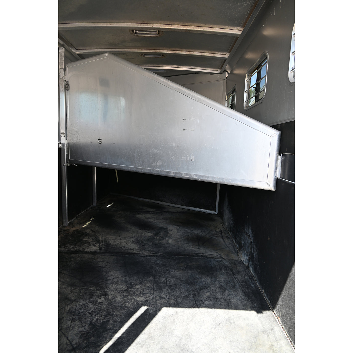 2002 Exiss 3 Horse Gooseneck Horse Trailer