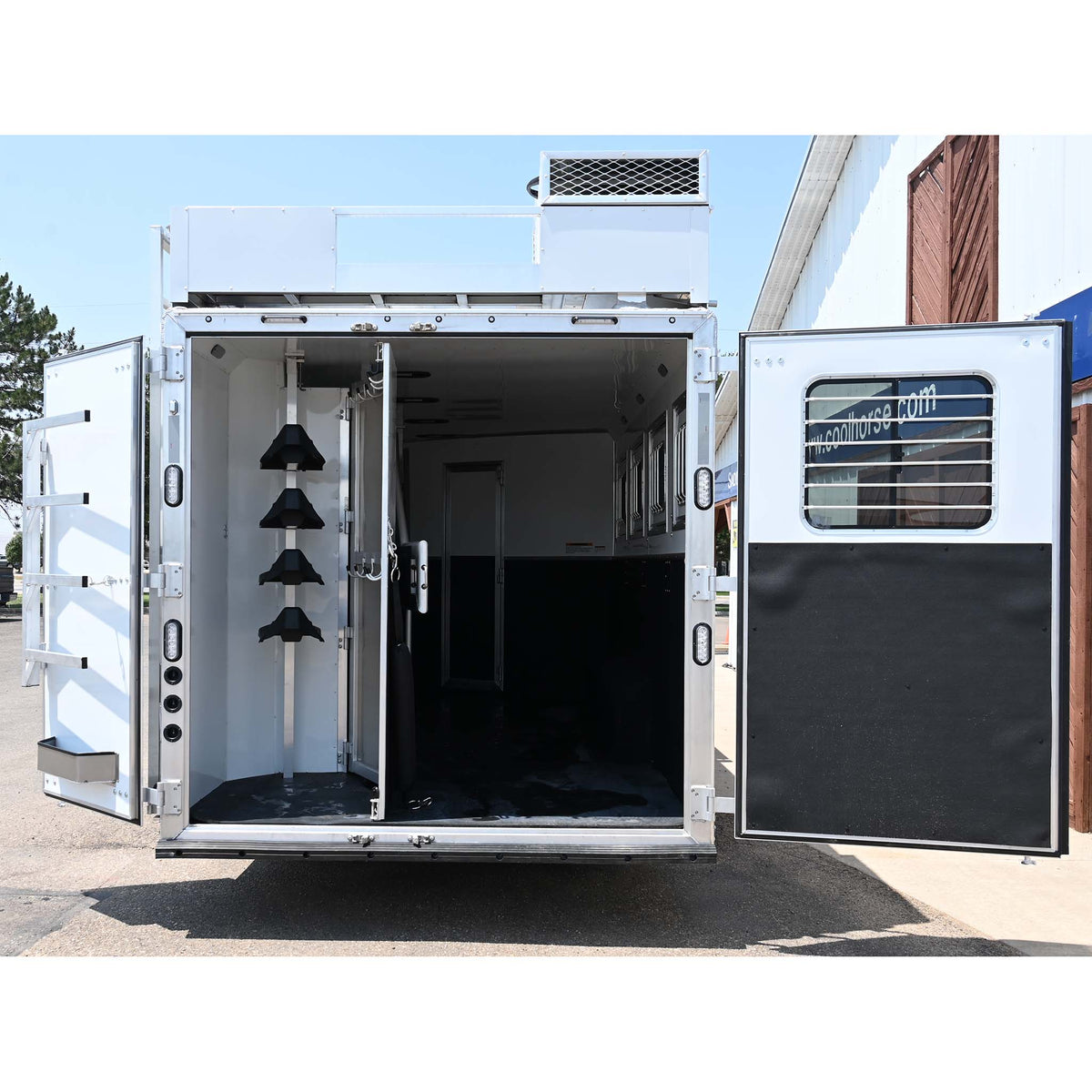 2027 Lakota Charger 4 Horse Trailer with 16' LQ, Spread Axle