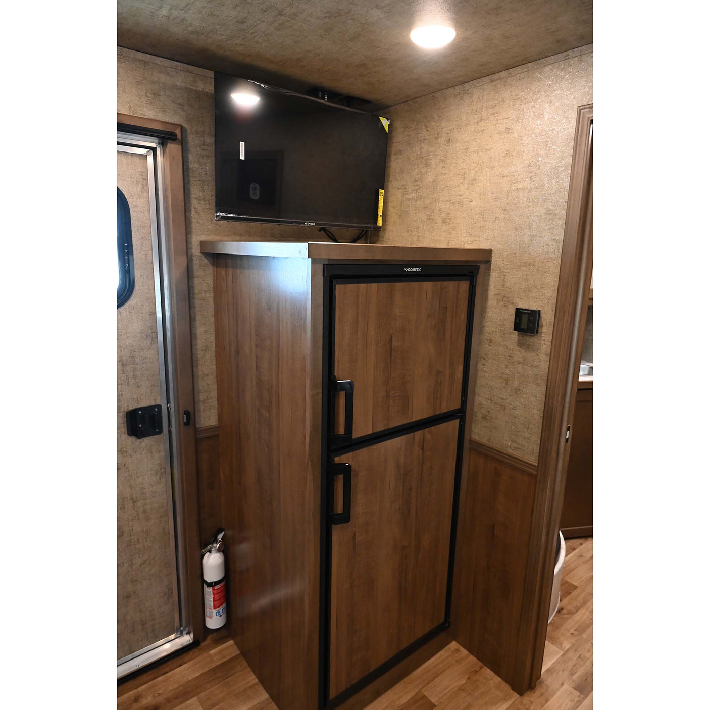2027 Lakota Legacy 3 Horse Trailer with 9' Living Quarter