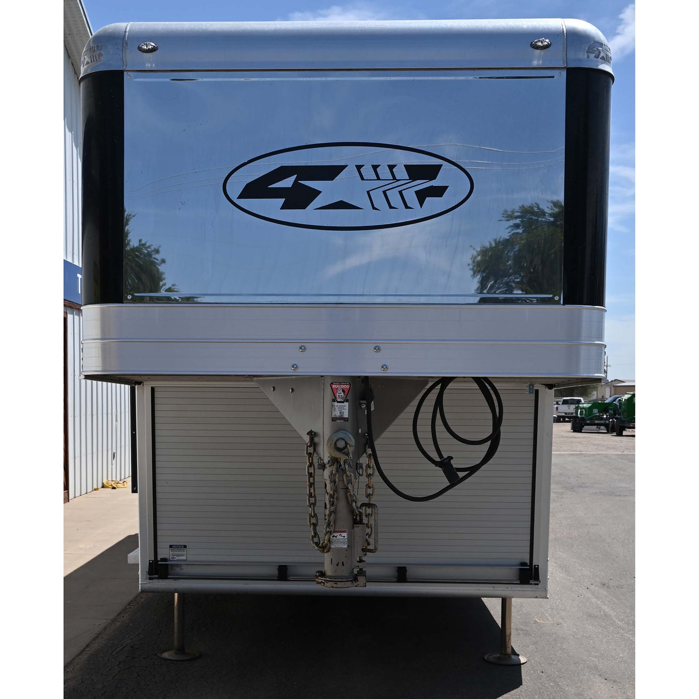 2018 4 Star 4 Horse with 15' LQ, Side Load, Hay Pod, Generator, Slide Out