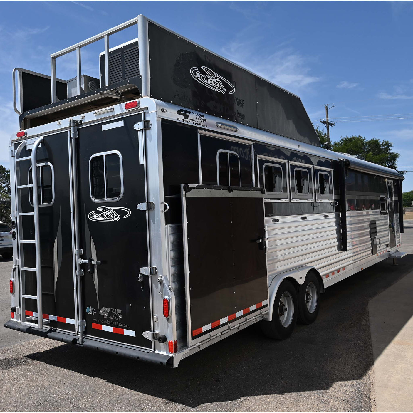 2018 4 Star 4 Horse with 15' LQ, Side Load, Hay Pod, Generator, Slide Out