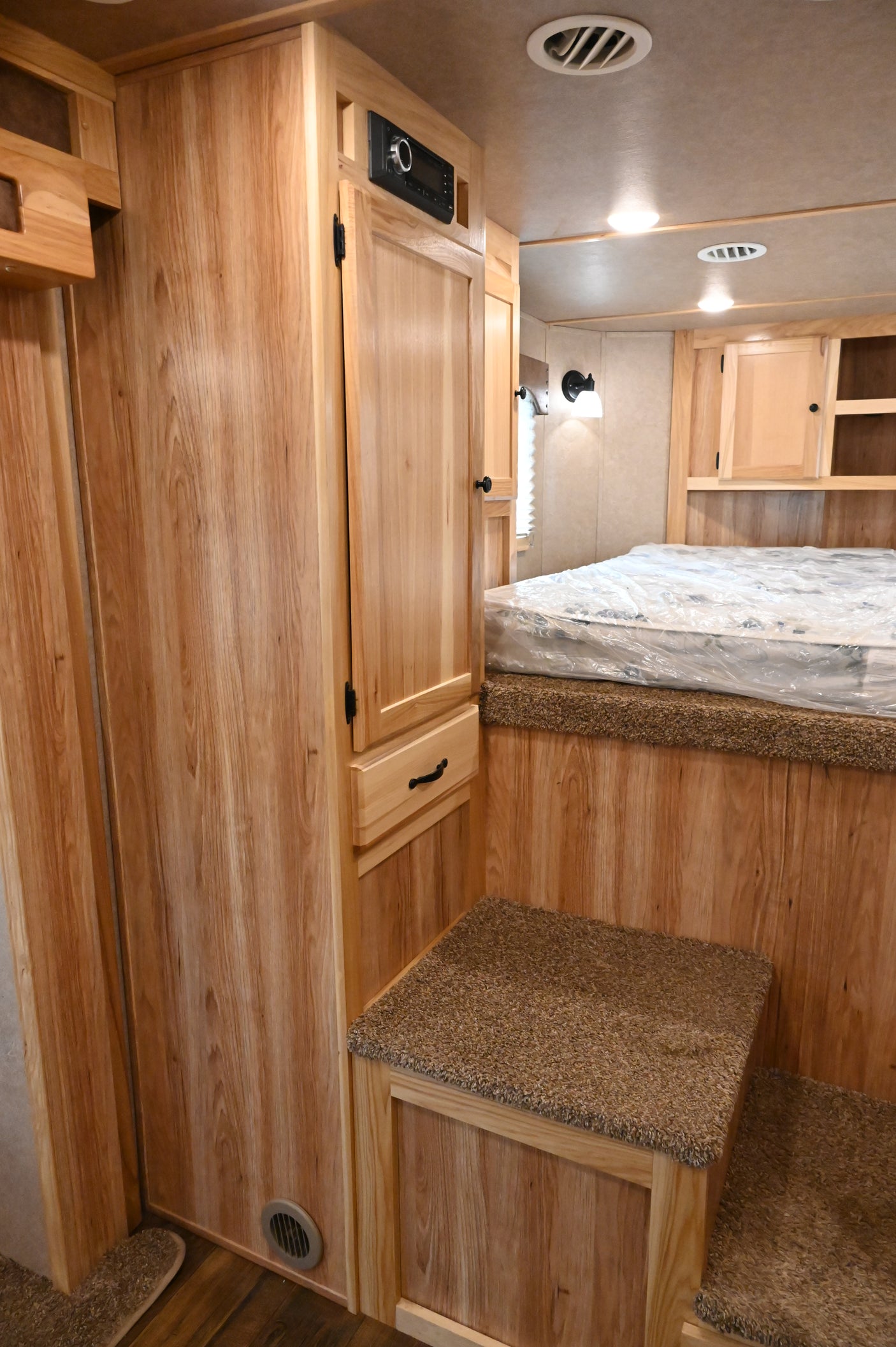 2022 Lakota Charger Stock Combo 11' LQ Slide Horse Trailer with Mid Tack