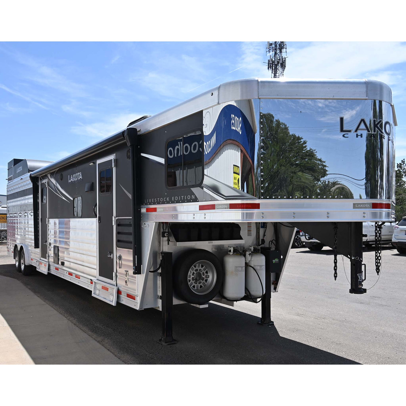 2022 Lakota Charger Stock Combo 11' LQ Slide Horse Trailer with Mid Tack