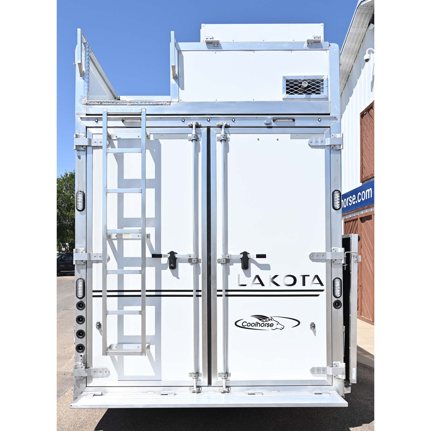 2027 Lakota Bighorn 4 Horse Trailer, Side Load, 18' LQ Model BI8418TCE