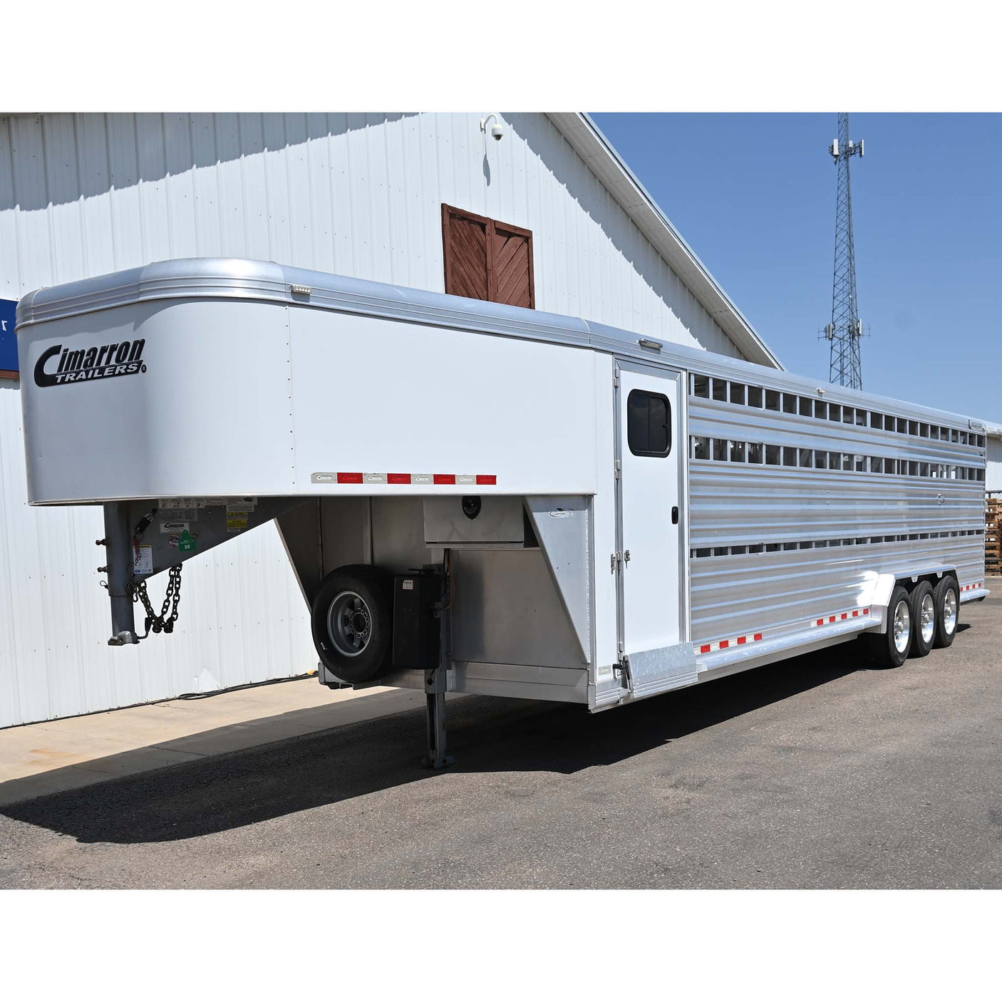 2019 Cimarron 32' Stock Combo Trailer, Double Tack Room, Triple Axle