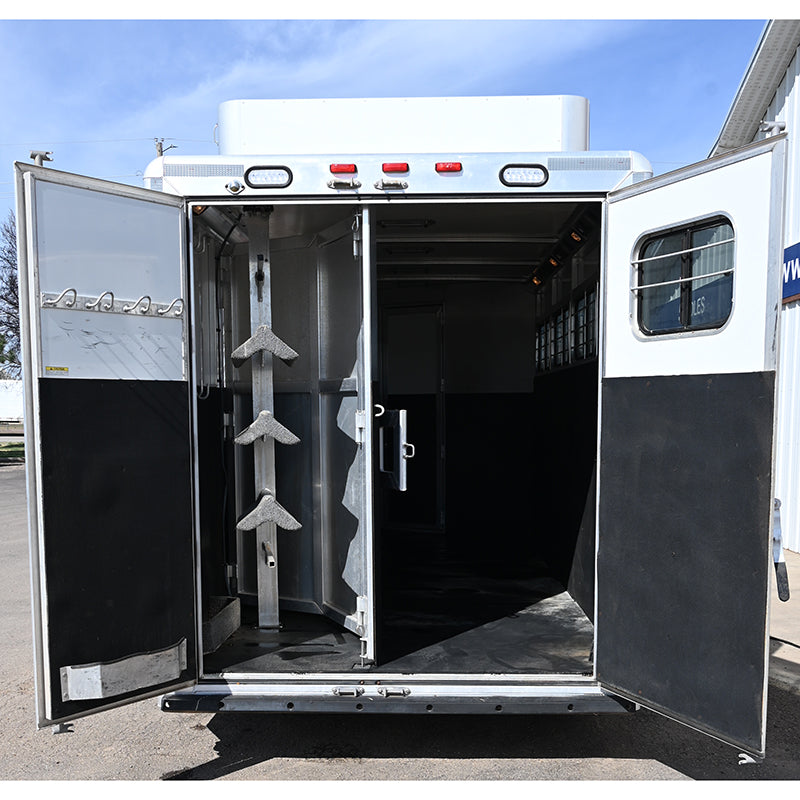 2001 Cimarron 4 Horse 6' Living Quarter Horse Trailer- Reverse Auction Listing