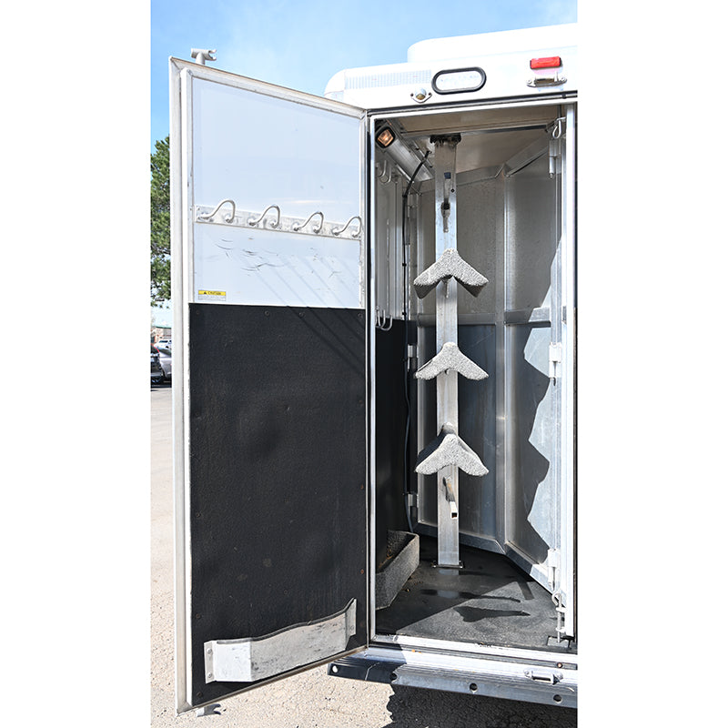 2001 Cimarron 4 Horse 6' Living Quarter Horse Trailer- Reverse Auction Listing