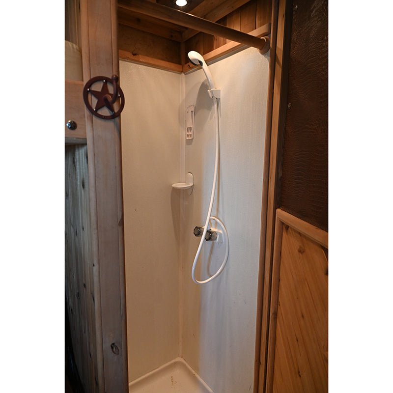 2001 Cimarron 4 Horse 6' Living Quarter Horse Trailer- Reverse Auction Listing