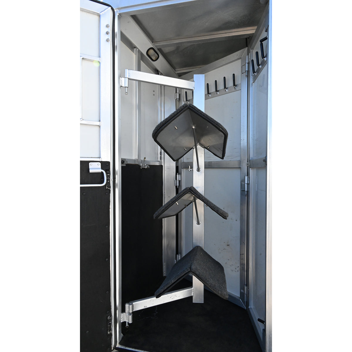 2006 SilverLite 3 Horse Trailer with 12' Living Quarter