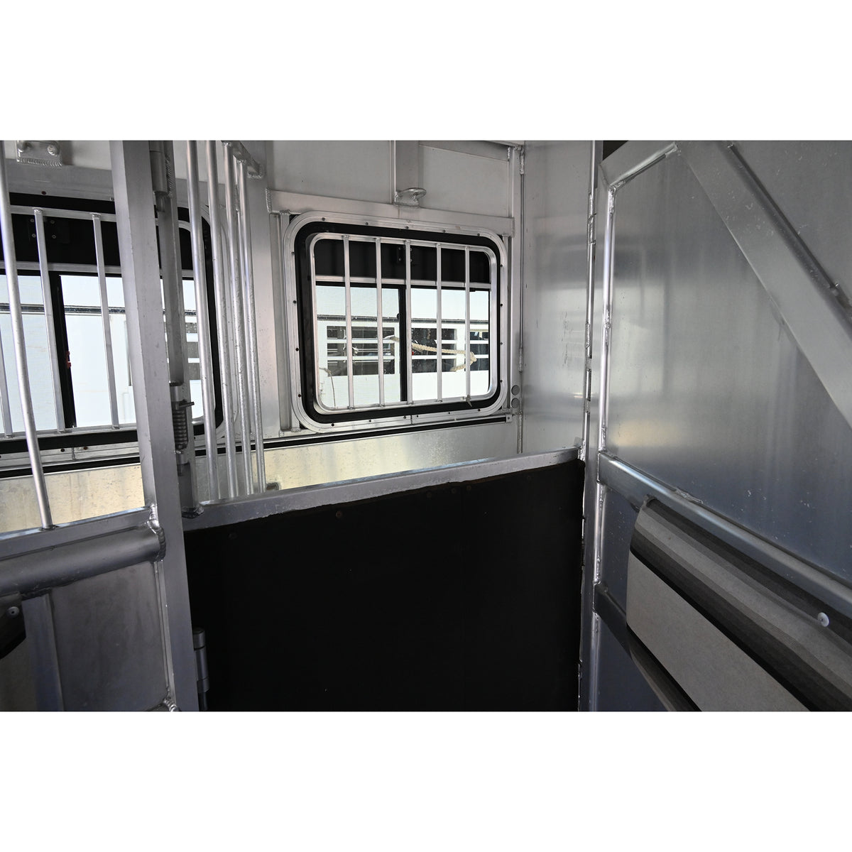 2006 SilverLite 3 Horse Trailer with 12' Living Quarter