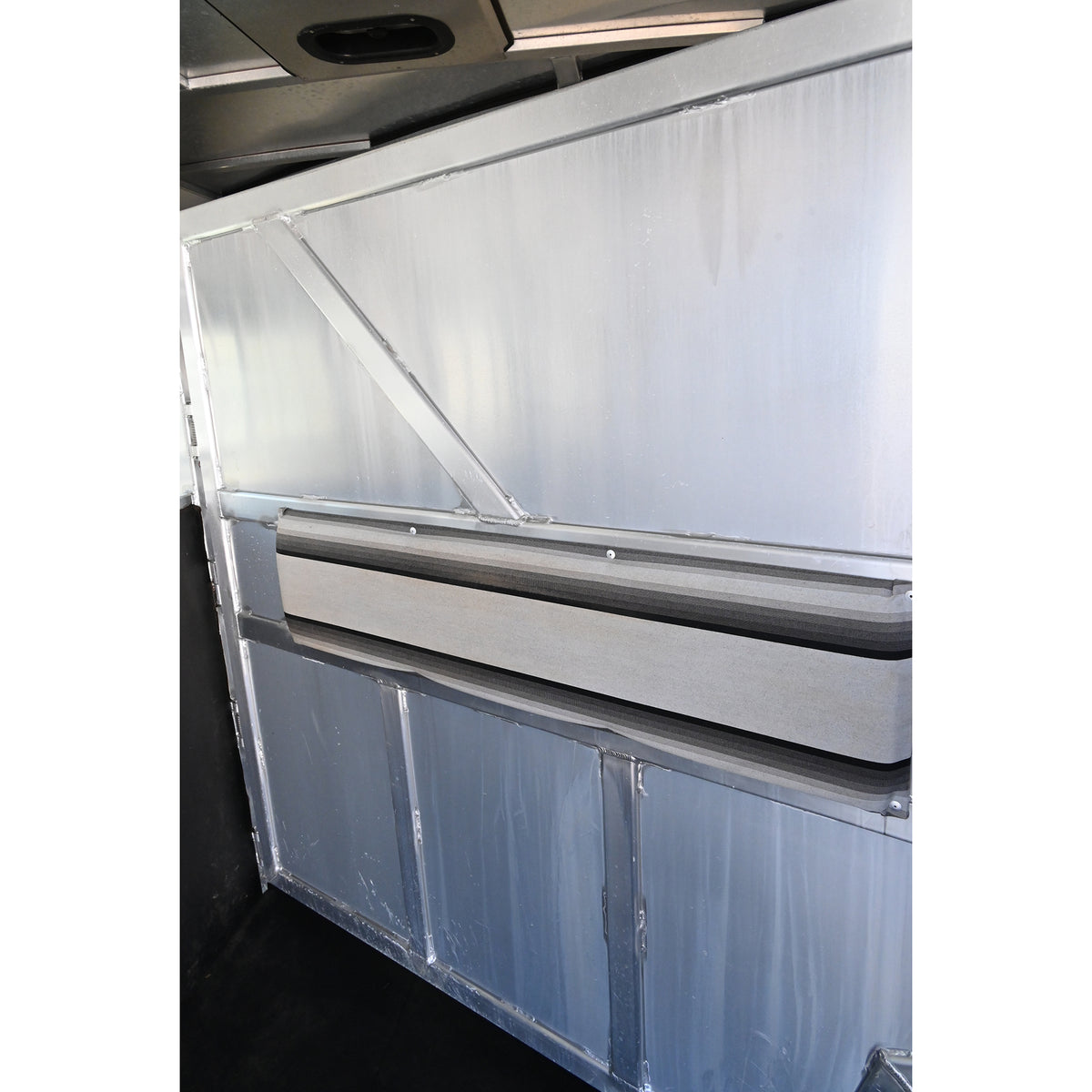 2006 SilverLite 3 Horse Trailer with 12' Living Quarter