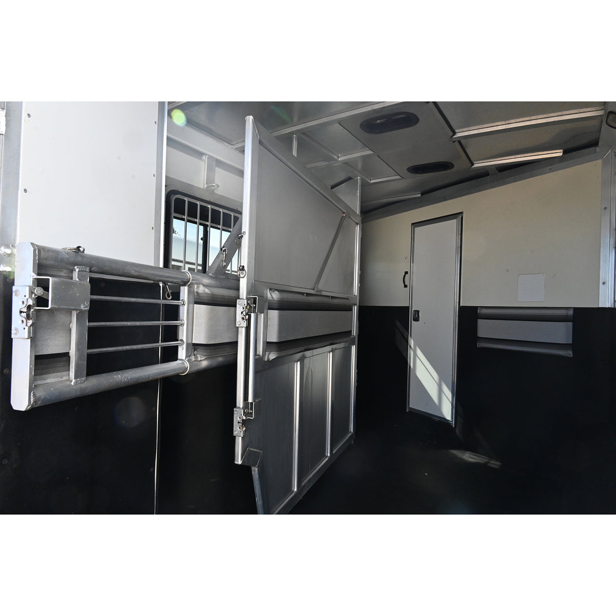 2006 SilverLite 3 Horse Trailer with 12' Living Quarter
