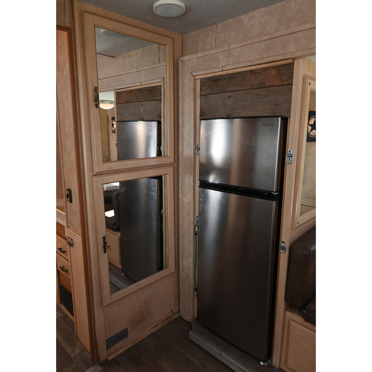 2006 SilverLite 3 Horse Trailer with 12' Living Quarter