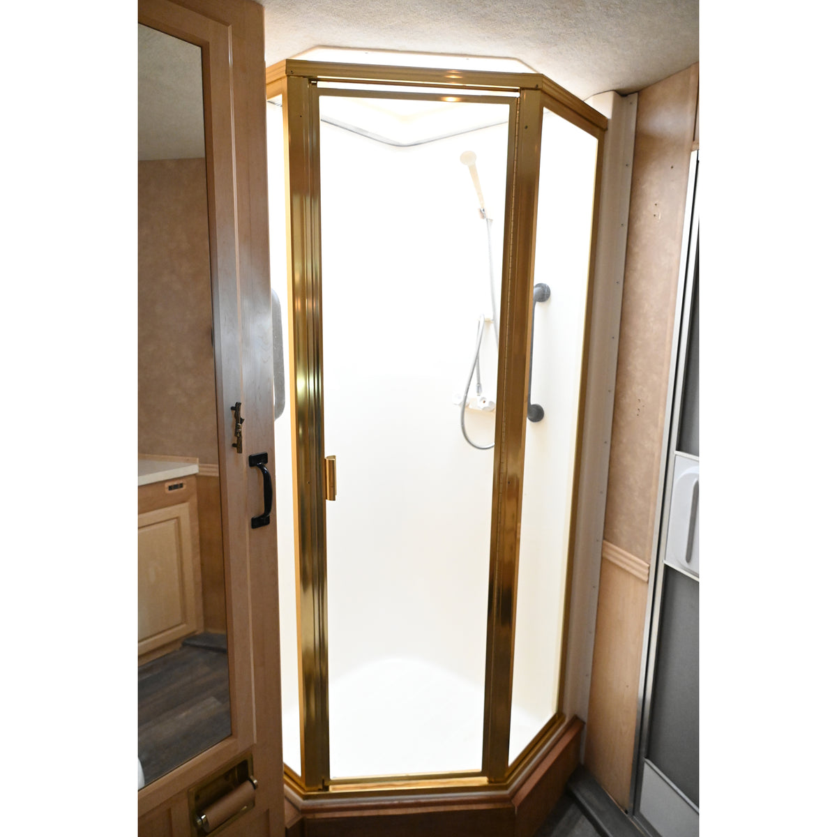 2006 SilverLite 3 Horse Trailer with 12' Living Quarter