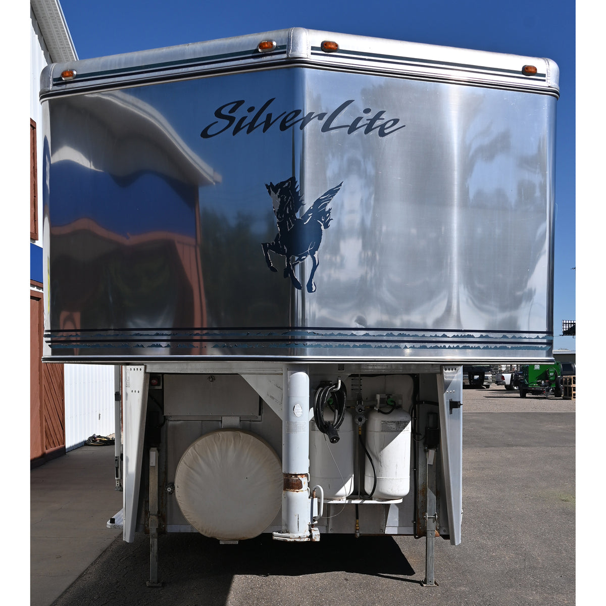 2006 SilverLite 3 Horse Trailer with 12' Living Quarter