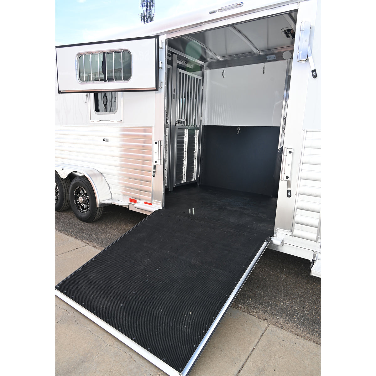 2027 4 Star 2 + 1 Straight Load Quiet Ride 23' x 6'10" Wide Horse Trailer
