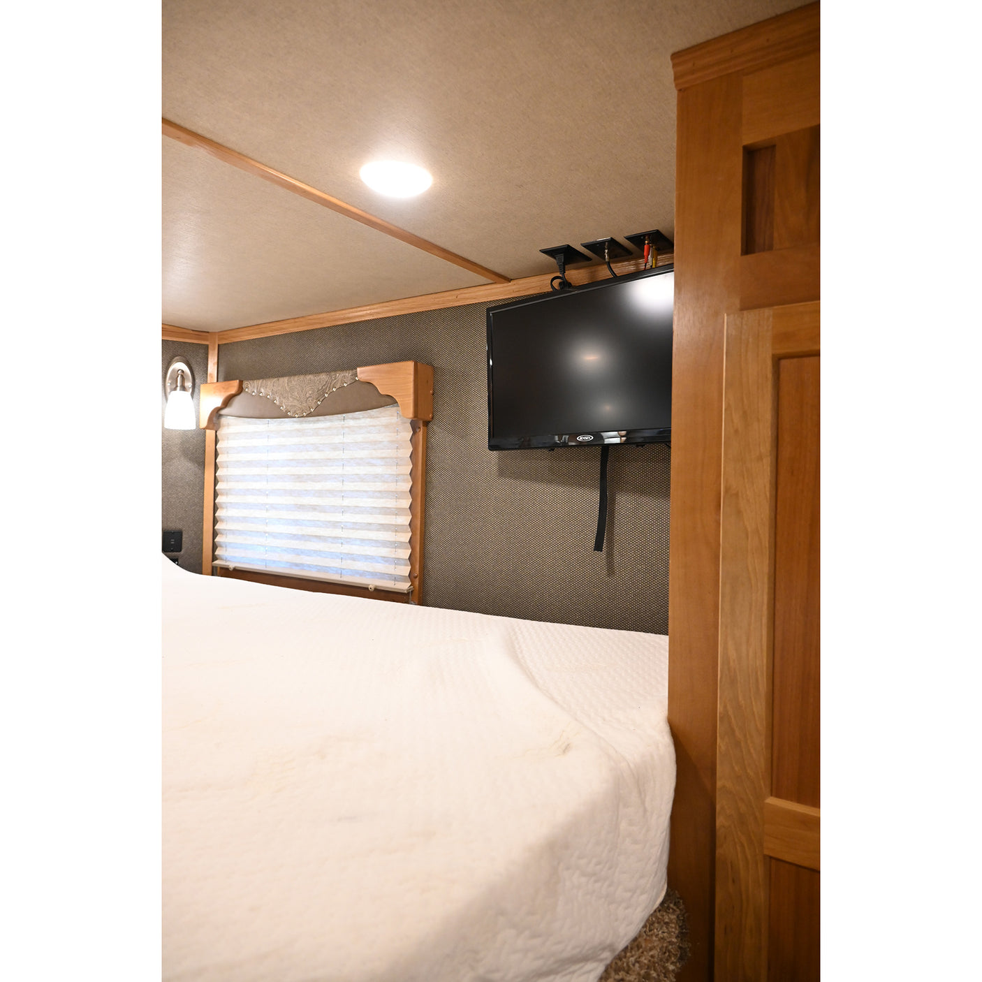 2022 SMC Stock Combo 15' Living Quarter Trailer with Diesel Onan Generator