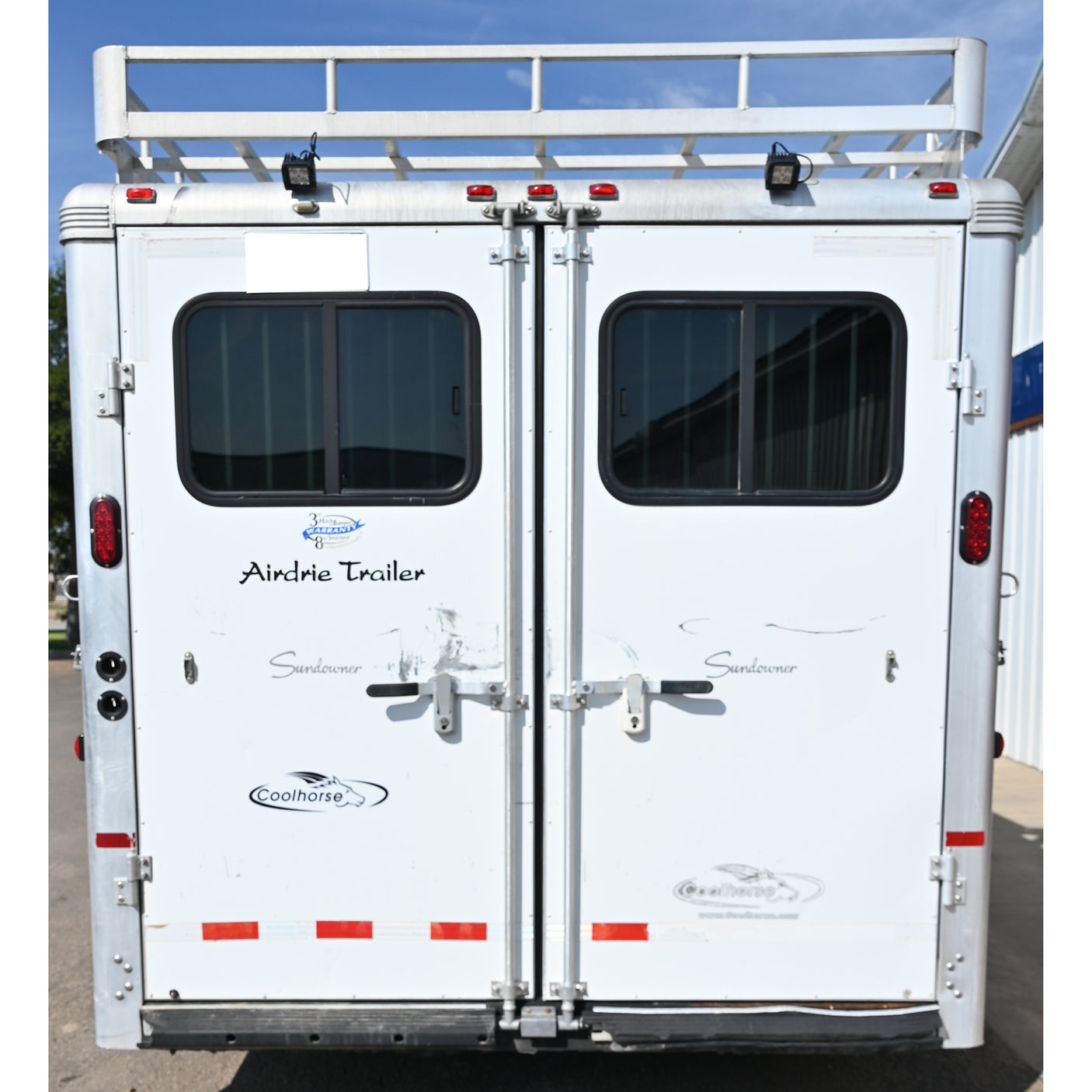 2007 Sundowner Sunlite 727 3 Horse 9' Living Quarter Trailer