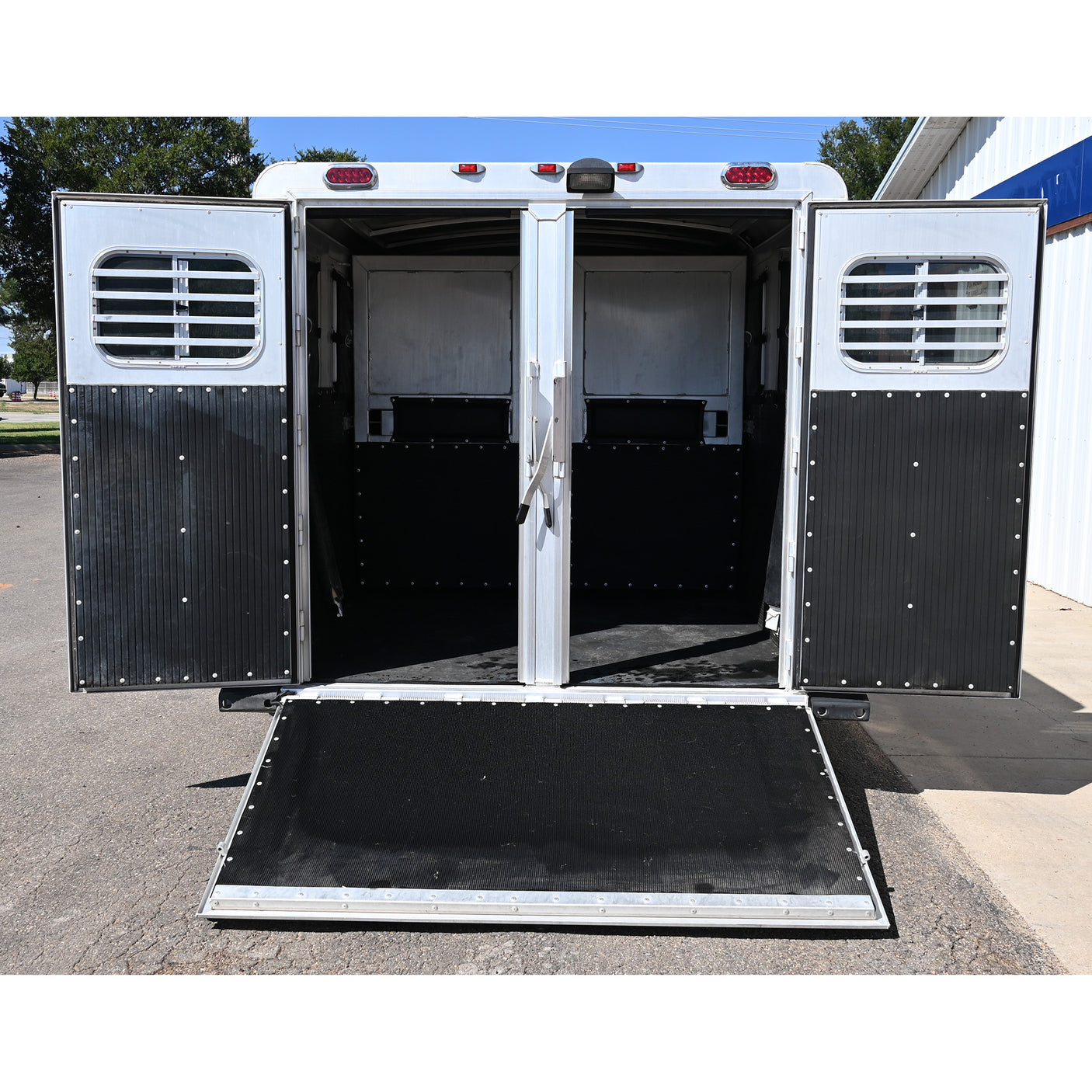 2008 Platinum Low Pro Bumper Pull 2+1 Show Trailer