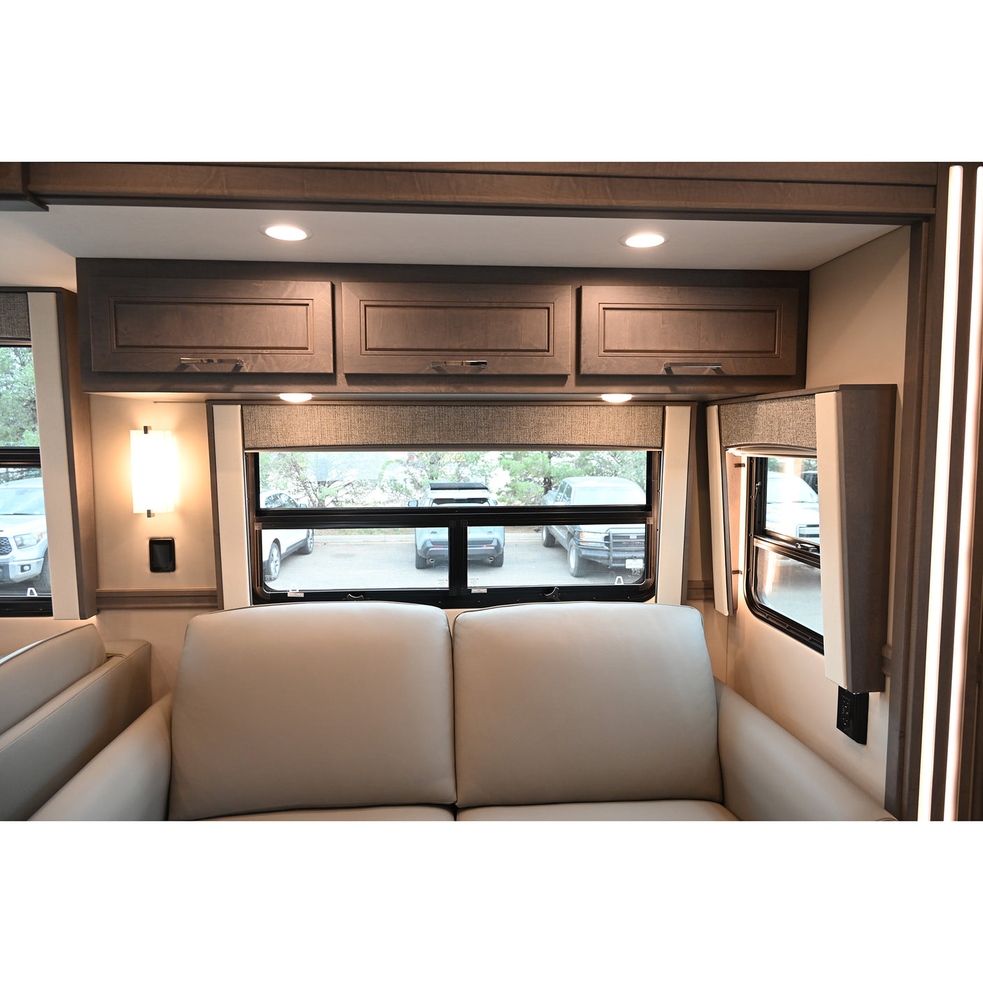 SOLD! 2026 Renegade XL 45' Super C X45BBC Bunk House Model, Freightliner Cascadia 600HP