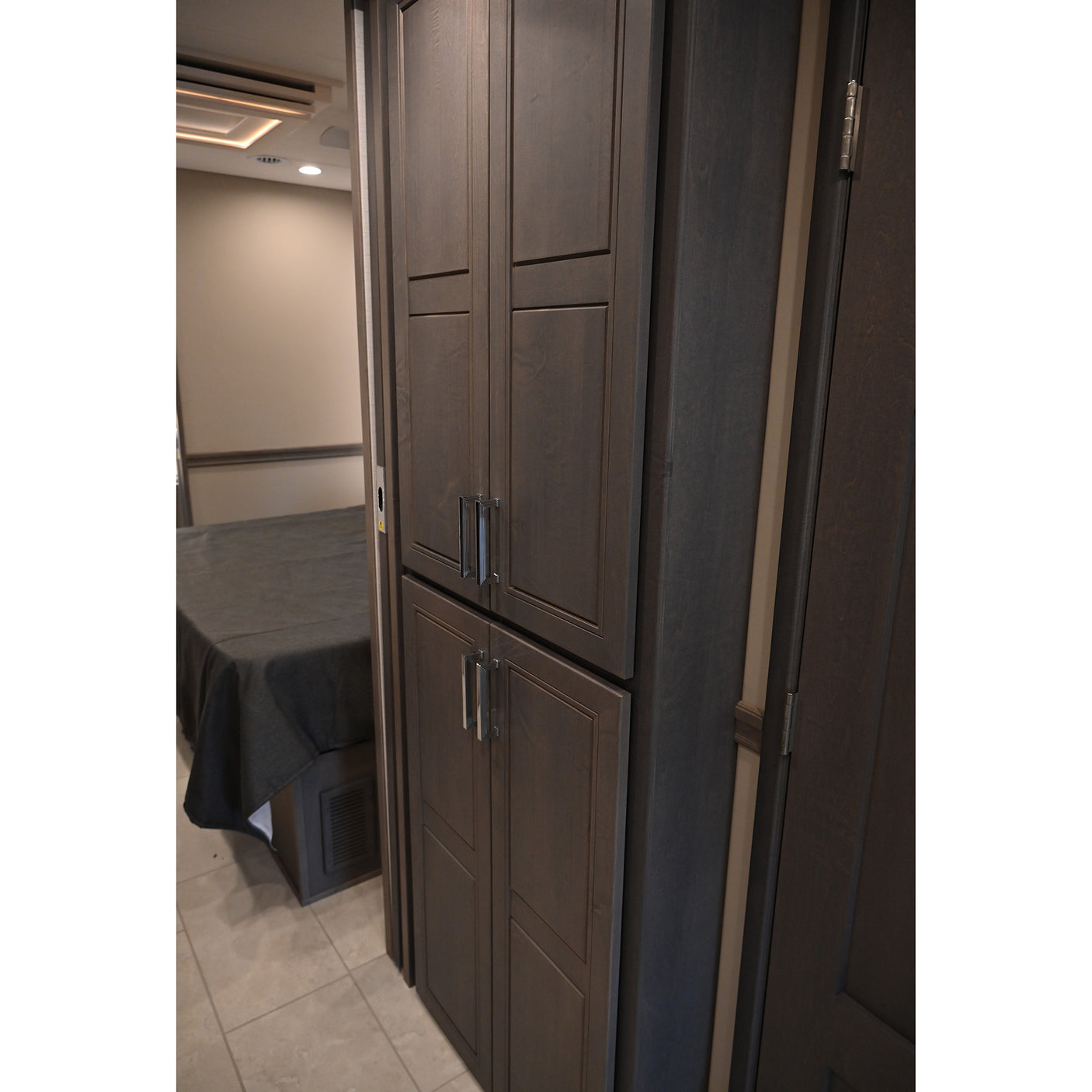 SOLD! 2026 Renegade XL 45' Super C X45BBC Bunk House Model, Freightliner Cascadia 600HP