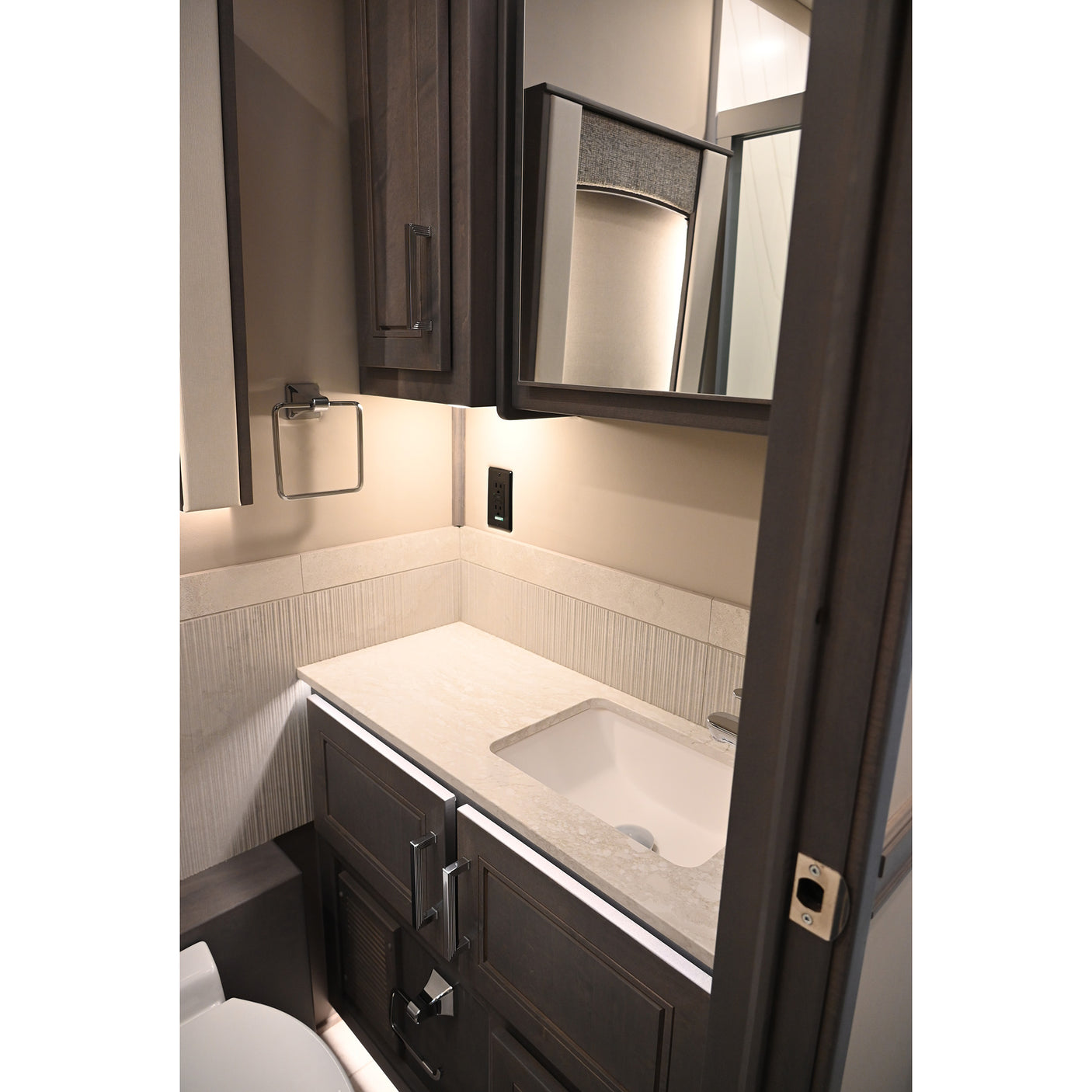 SOLD! 2026 Renegade XL 45' Super C X45BBC Bunk House Model, Freightliner Cascadia 600HP