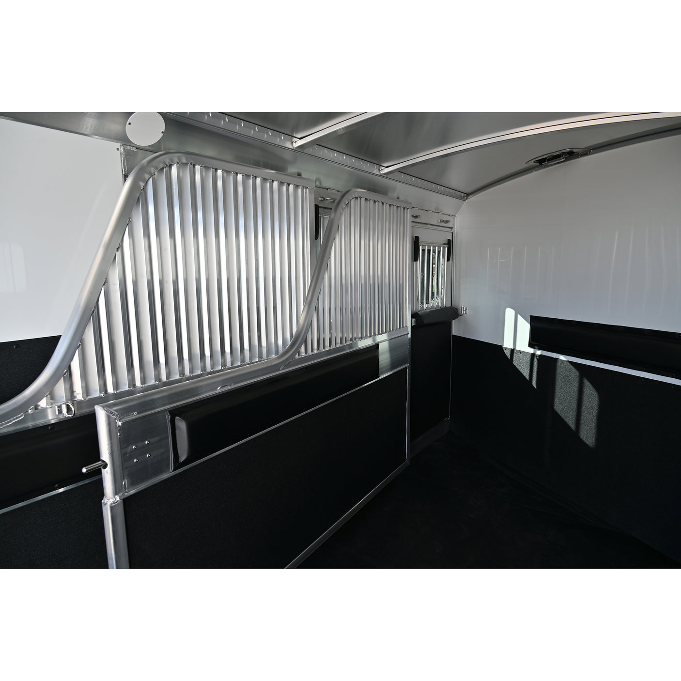SALE PENDING! 2026 4 Star 3 Horse Trailer 6'10" Wide x 18' Long