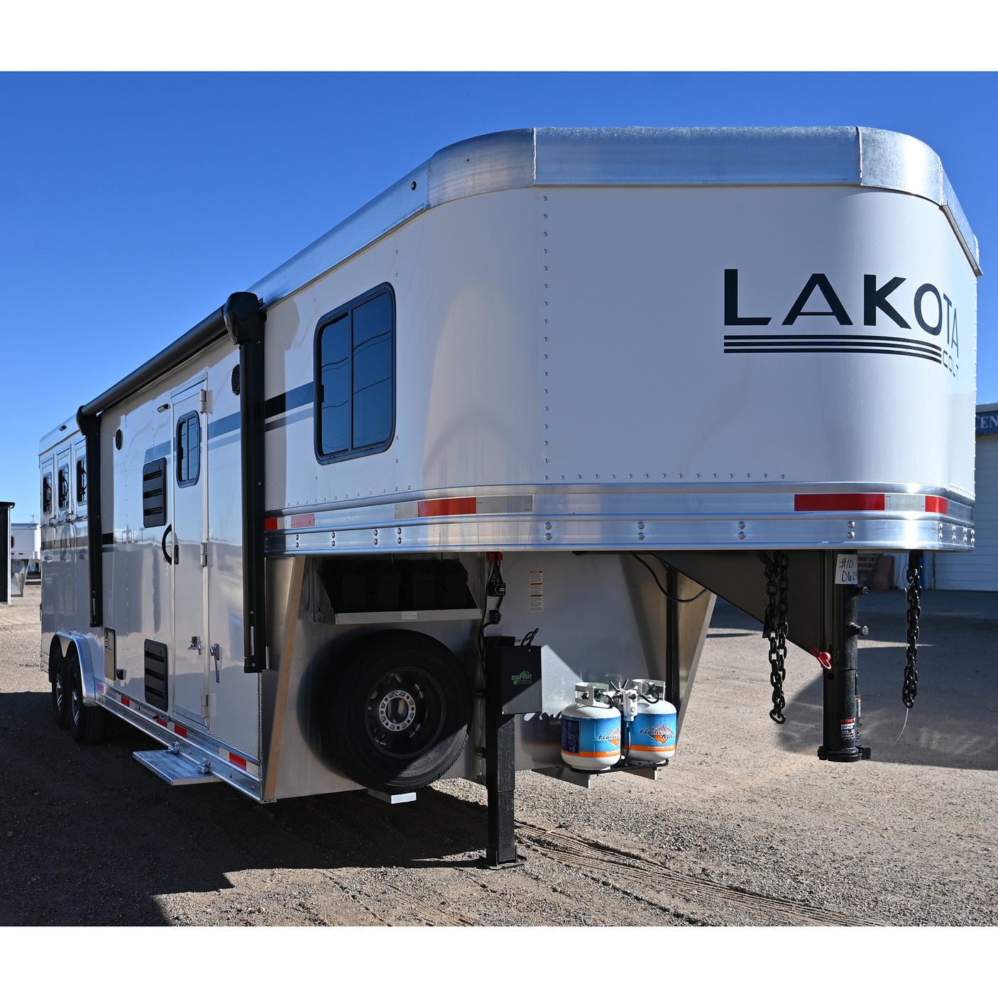 2026 Lakota Colt 3 Horse 9' Living Quarter 8' Wide Horse Trailer