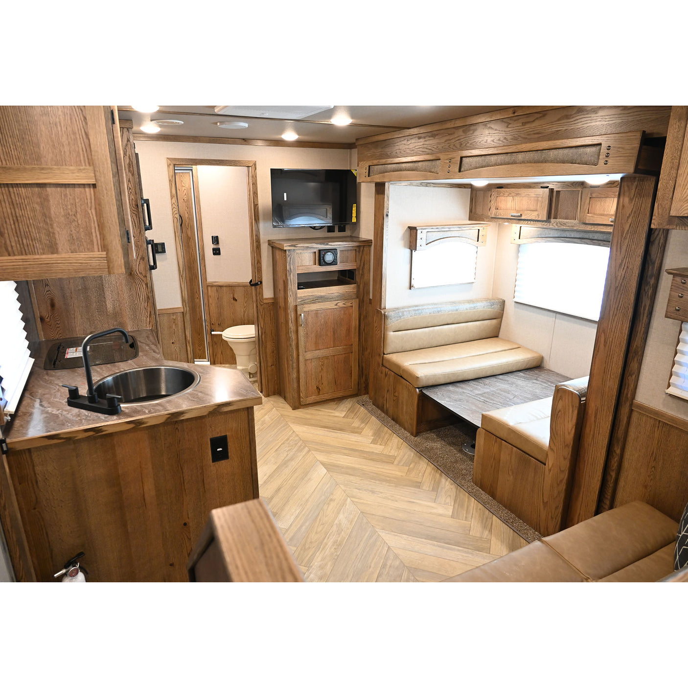 2026 Lakota Charger Stock Combo 13' LQ, 14' Stock Area Model CHL81413SR