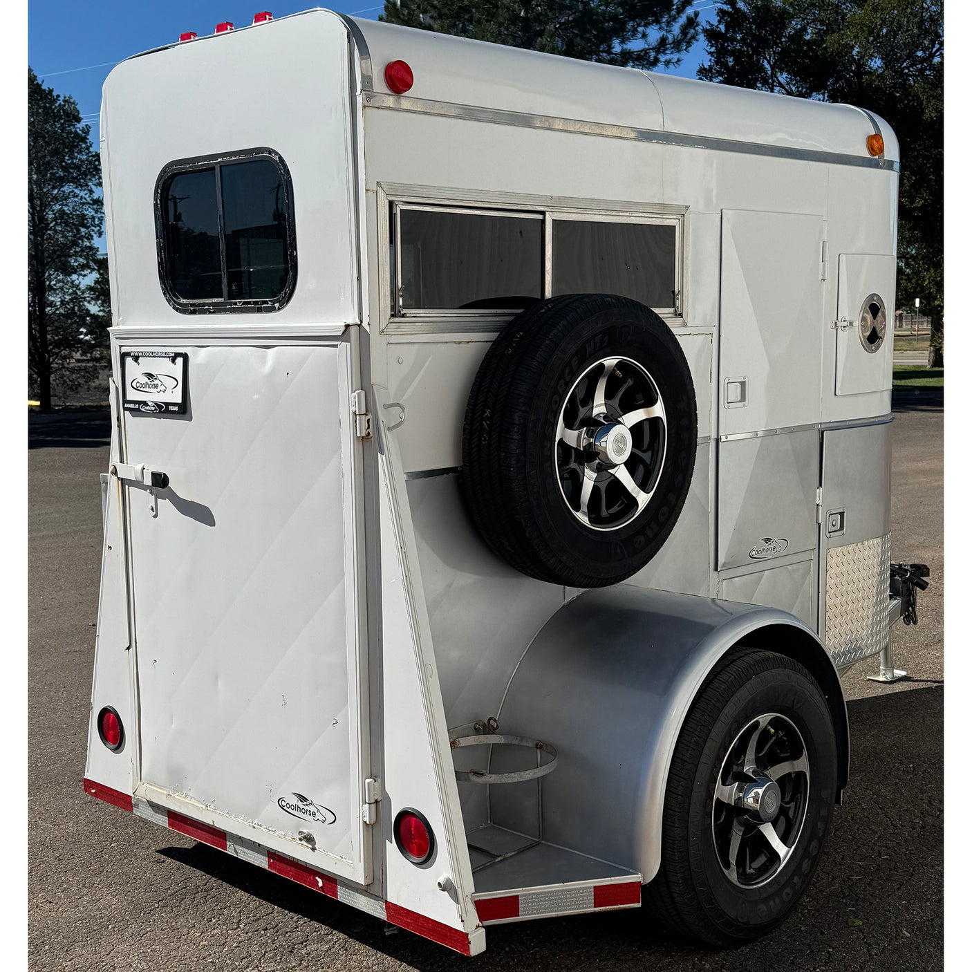 2003 WW 1 Horse Bumper Pull Horse Trailer