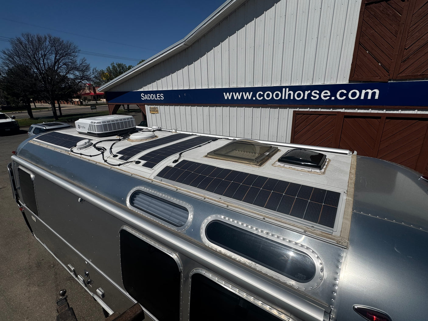 2025 Preowned Airstream M-25FB Queen Trade Wind RV- Never Used