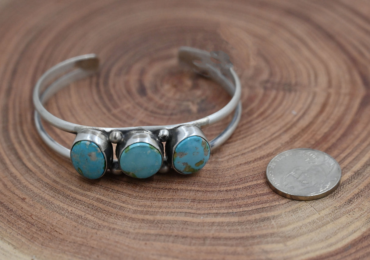 The Robyn Cuff