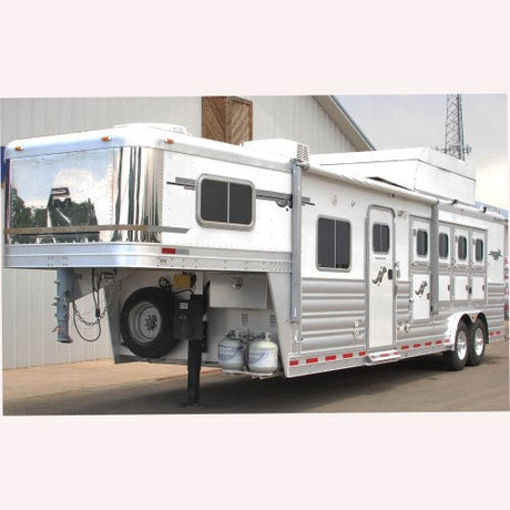 Can this simple trick soothe lone equine travelers?