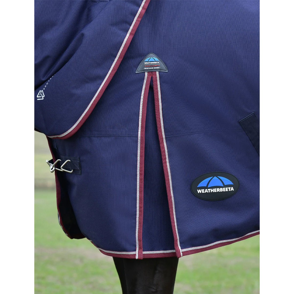 Weatherbeeta ComFiTec Essential Turnout Blanket Detach-A-Neck- 220G