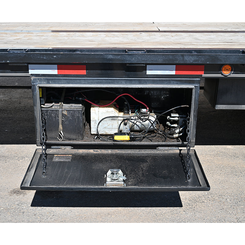 2021 Bruton Flatbed Trailer w/ Tandum Dual Axles, Hydrualic Dove Tail, Hydrualic Jacks, Solar Panel