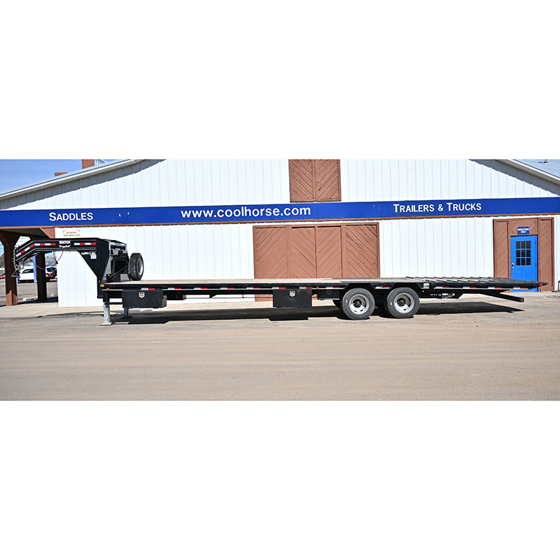 2021 Bruton Flatbed Trailer w/ Tandum Dual Axles, Hydrualic Dove Tail, Hydrualic Jacks, Solar Panel