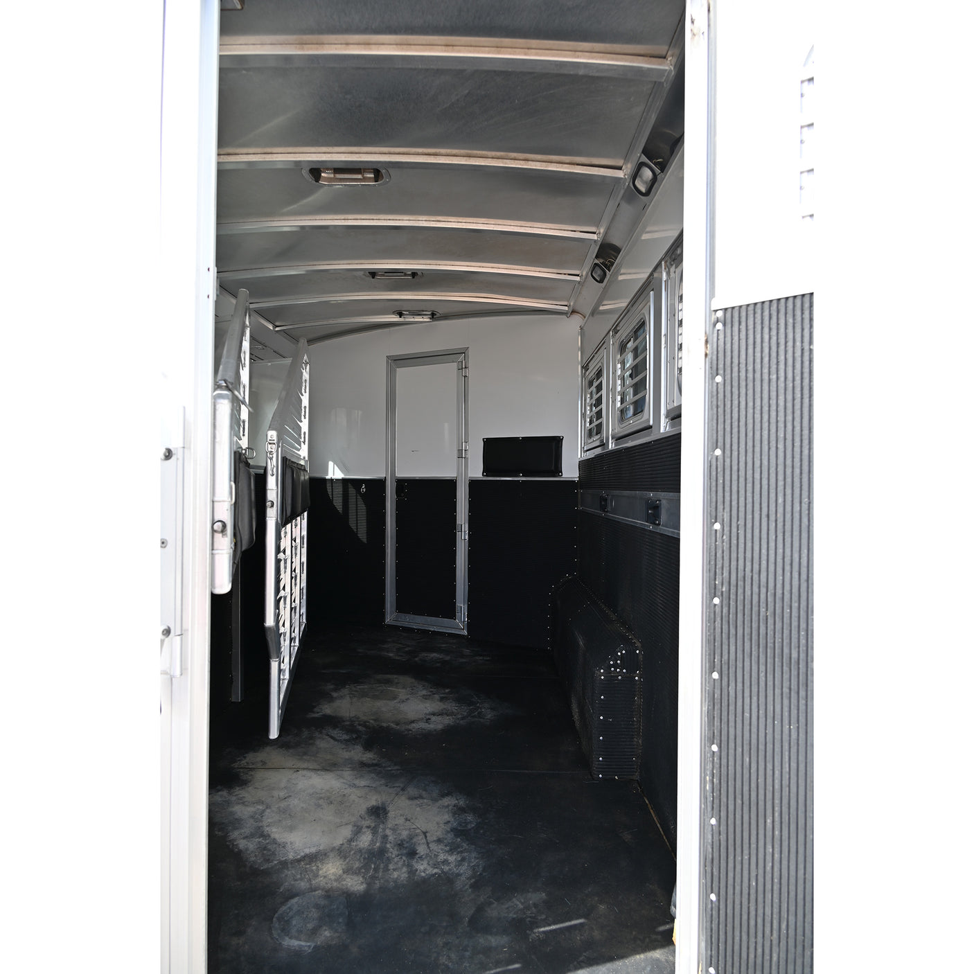2014 Elite 3 Horse Trailer with 11' Living Quarter, Air Ride Axles