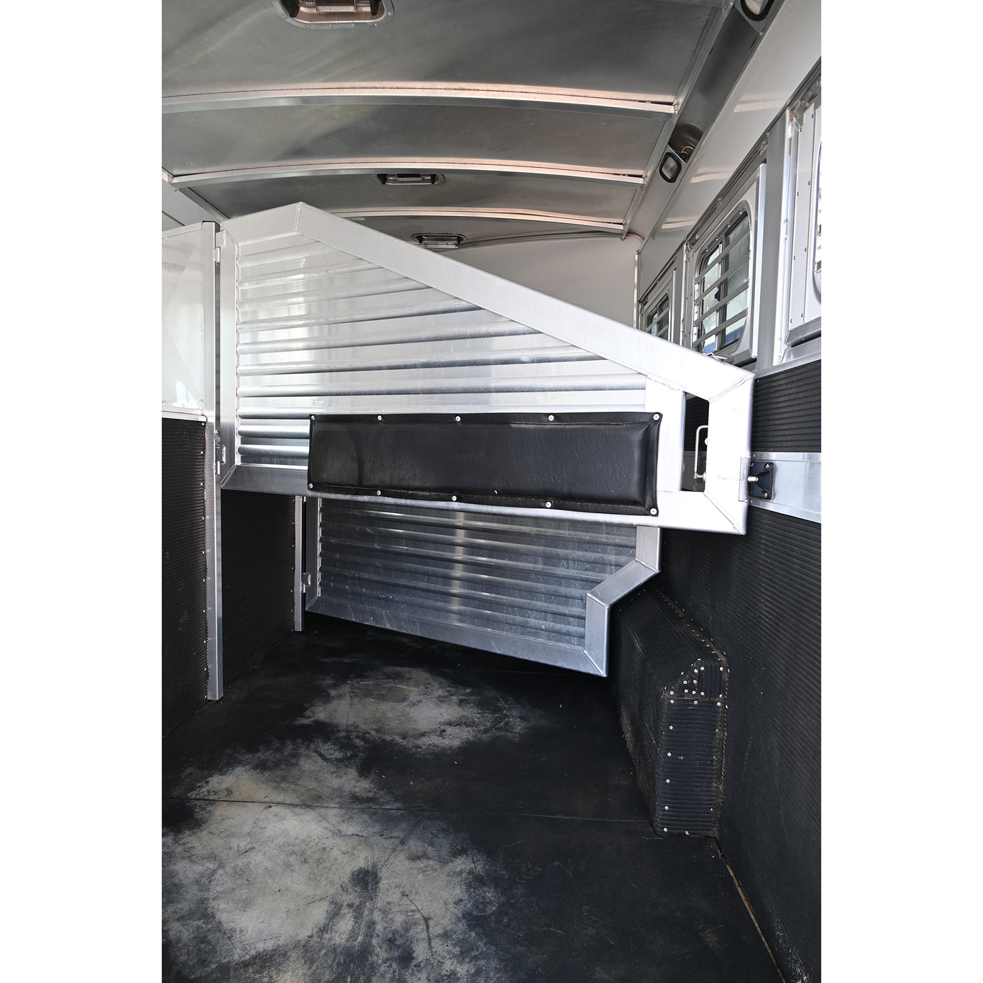 2014 Elite 3 Horse Trailer with 11' Living Quarter, Air Ride Axles