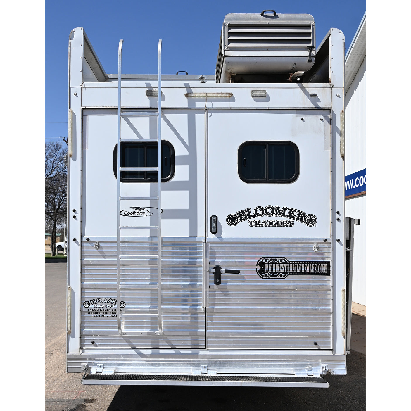 2019 Bloomer 5 Horse Trailer with 16'8" Living Quarter Brand New 7K Onan Generator