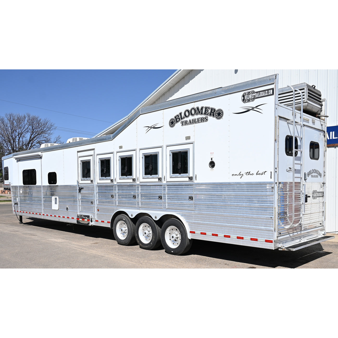 2019 Bloomer 5 Horse Trailer with 16'8" Living Quarter Brand New 7K Onan Generator