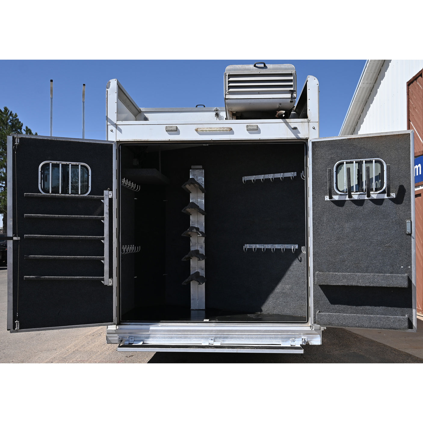 2019 Bloomer 5 Horse Trailer with 16'8" Living Quarter Brand New 7K Onan Generator
