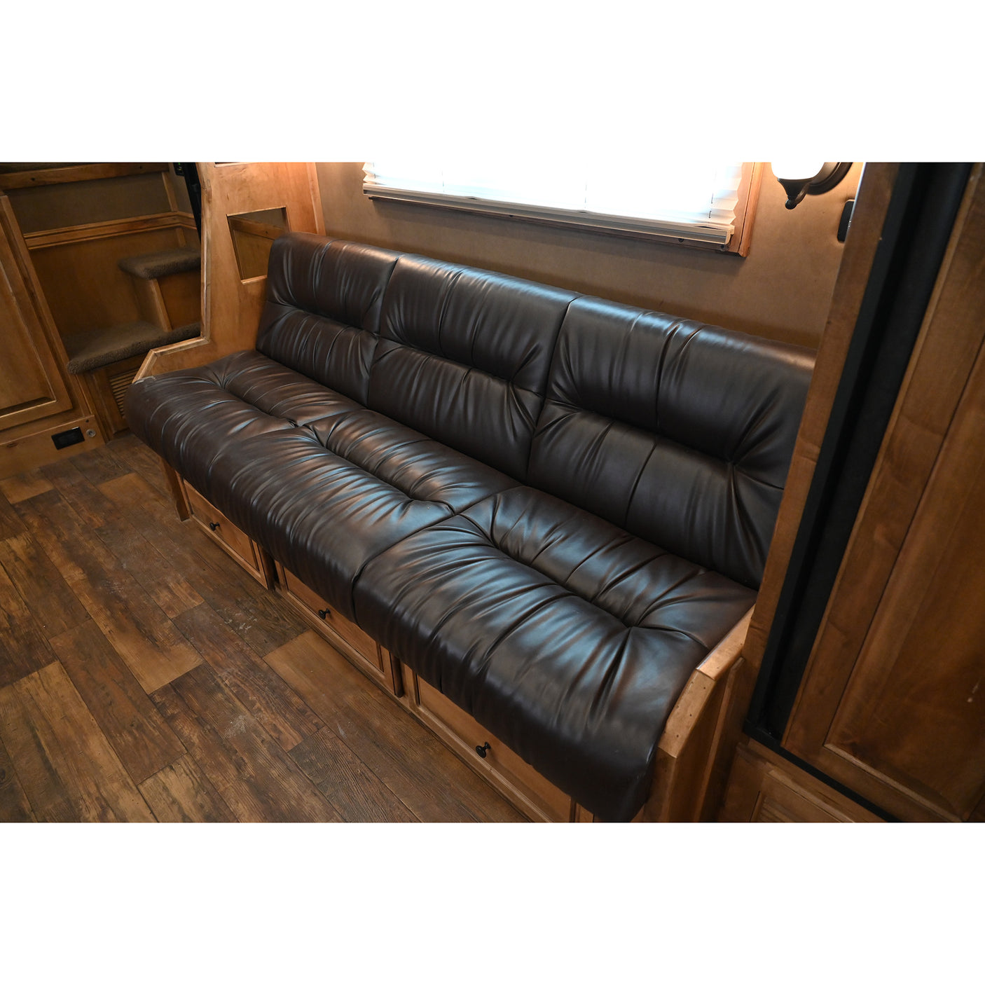 2019 Bloomer 5 Horse Trailer with 16'8" Living Quarter Brand New 7K Onan Generator