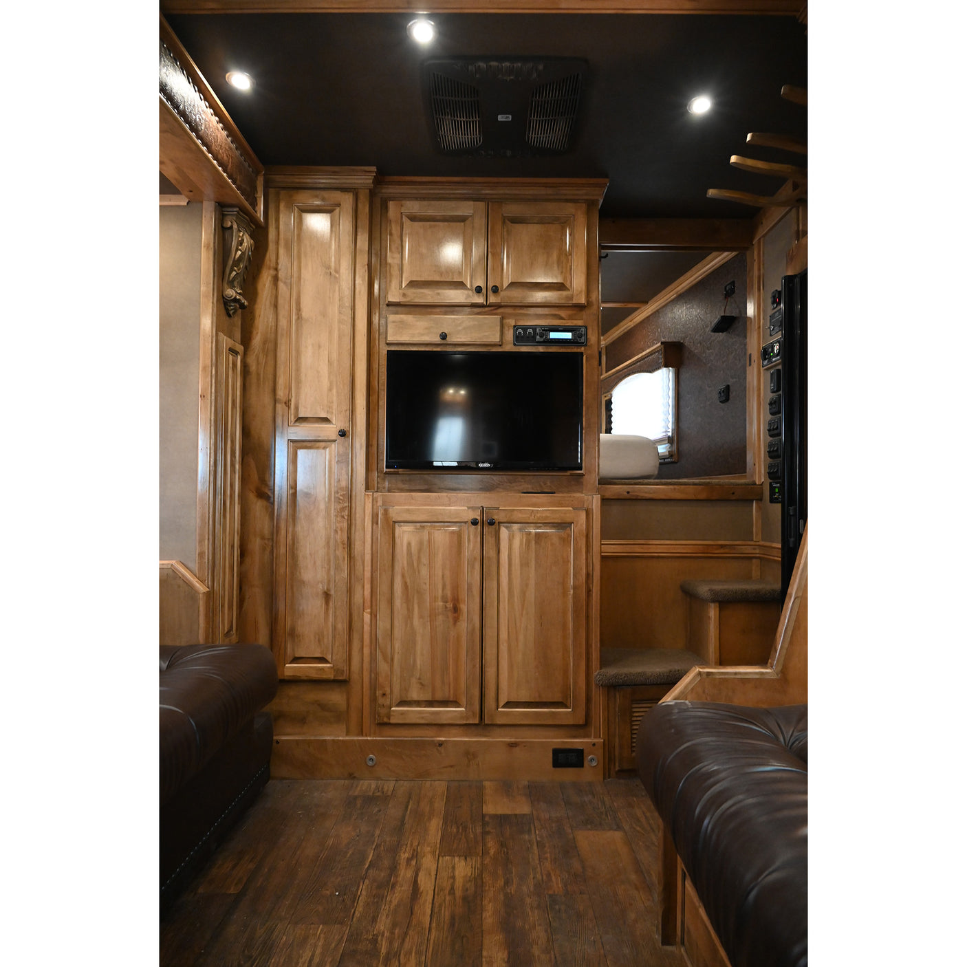 2019 Bloomer 5 Horse Trailer with 16'8" Living Quarter Brand New 7K Onan Generator