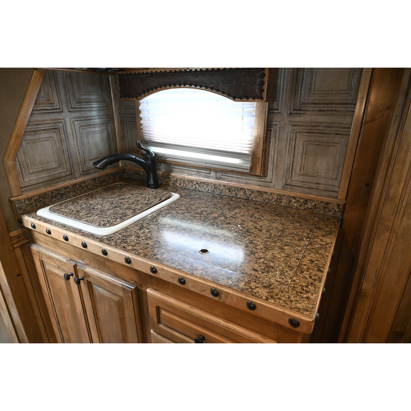 2019 Bloomer 5 Horse Trailer with 16'8" Living Quarter Brand New 7K Onan Generator